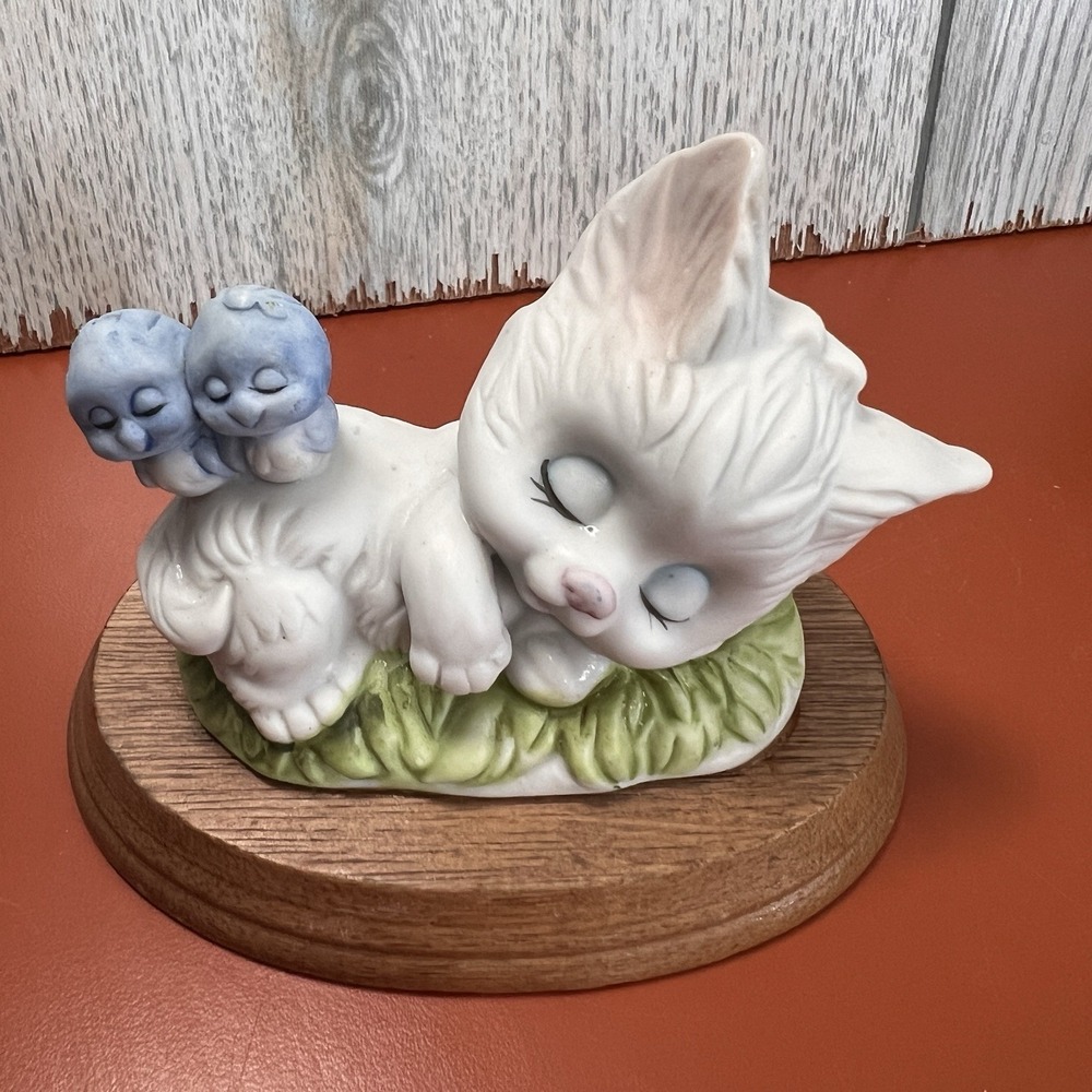 Vintage Lefton Sleeping White Kitten & Bluebirds Figurine